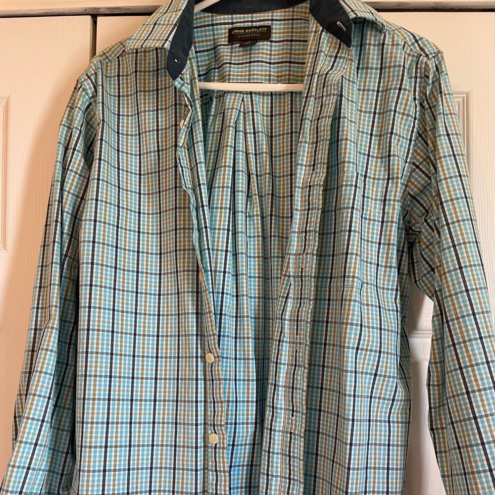 John Bartlett Consensus size medium button up shirt